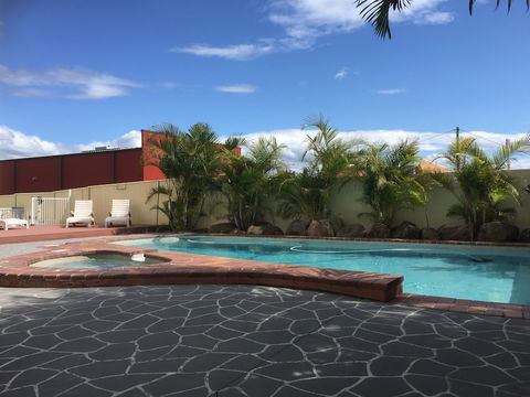 Burleigh Point Holiday Apartments - Accommodation Ballina 2