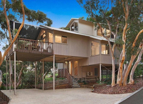The Oasis Apartments And Treetop Houses - Accommodation Ballina 2