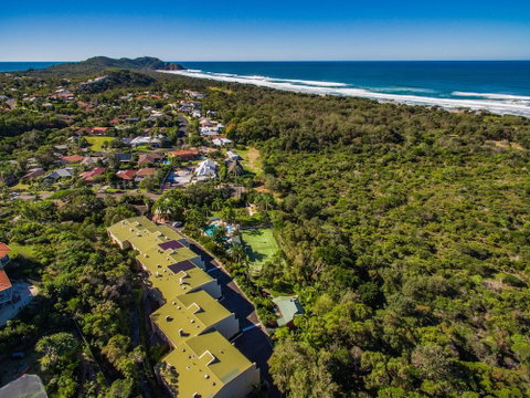 The Oasis Apartments And Treetop Houses - Accommodation Ballina 1