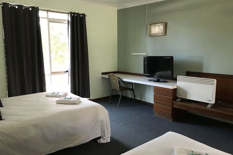 Walpole Hotel Motel - Accommodation Ballina 2
