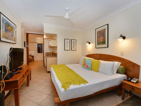 Poolside Studio - Accommodation Ballina 5