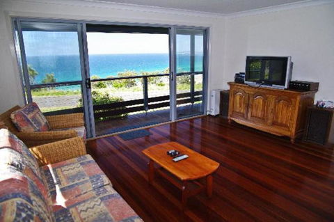 Charm Cottage 58 Skyline Crescent - Accommodation Ballina 3