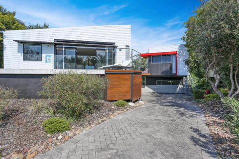 Barefoot Bungalow Castaways Beach - Accommodation Ballina 3
