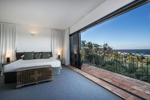 Tuscan Inspired Townhouse Minutes From The Beach - Accommodation Ballina 1