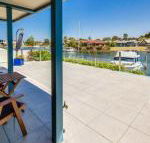 Locanda Canal frontage with Jetty - Accommodation Ballina
