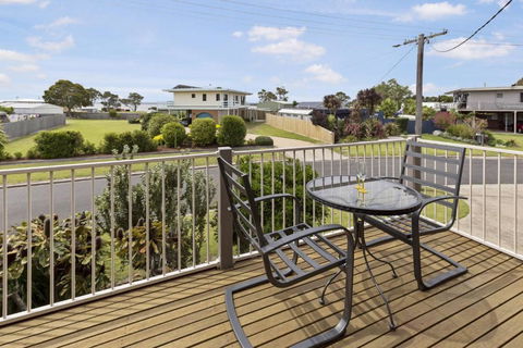 Tanjil A Stroll From The Water In Paynesville - Accommodation Ballina 6