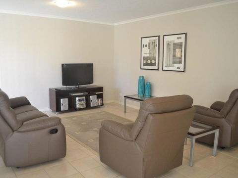 Beachside 4 With Airconditioning & Spa Bath - Accommodation Ballina 4
