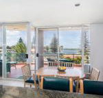 Castillo Del Mar 10 Lake View Roof Terrace with Spa - Accommodation Ballina