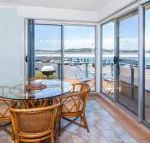 Fairholme 8 Perfect Lakefront Position - Accommodation Ballina
