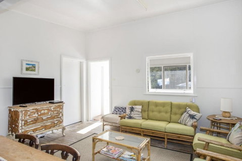 Retro Beach Cottage 681 Murramarang Rd - Accommodation Ballina 2