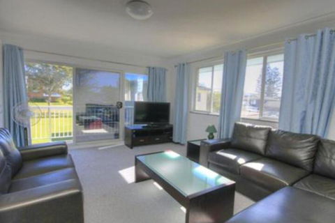 45 Wharf Street Whole House - Accommodation Ballina 0