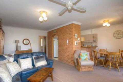 St James 6 Stylish Airconditioned Retreat - Accommodation Ballina 0