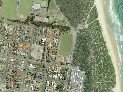 1 / 54 Parkes Airconditioned - Accommodation Ballina 6