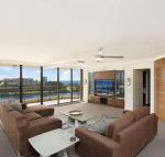 Seascape Apartments Unit 1201A Luxury apartment with views of the Gold Coast  Hinterland - Accommodation Ballina