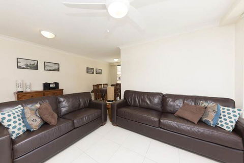 Tenerife Unit 2 - Accommodation Ballina 4