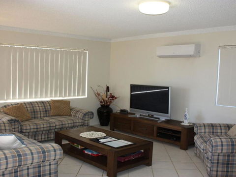 Sandpebbles 1 Pebbly Beach - Accommodation Ballina 2