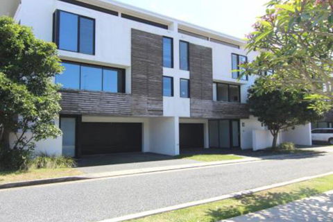 3 / 26 West Street CBD Location! - Accommodation Ballina 0