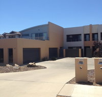 the Anchorage by the Lake - Accommodation Ballina