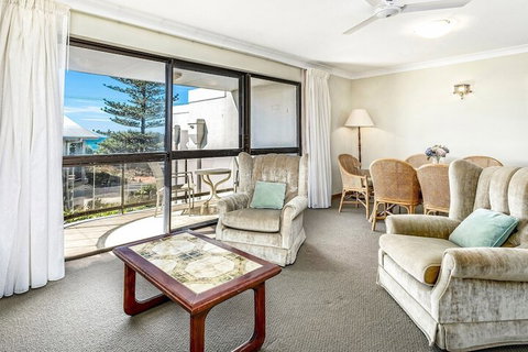 Ocean Waves - Accommodation Ballina 6
