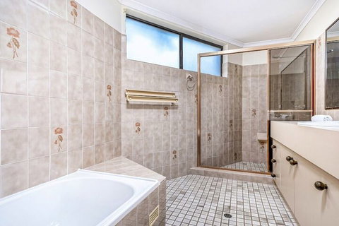 Ocean Waves - Accommodation Ballina 7