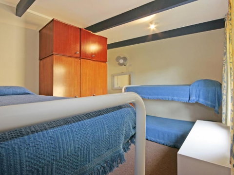 Matron 17 Narrawallee - Accommodation Ballina 3