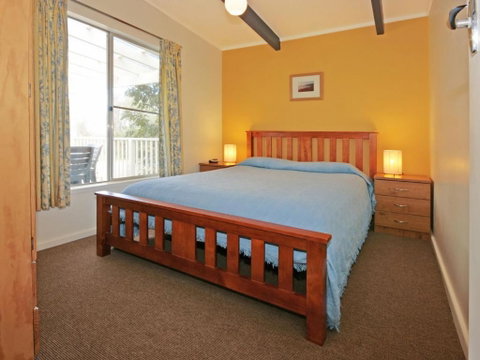 Matron 17 Narrawallee - Accommodation Ballina 2