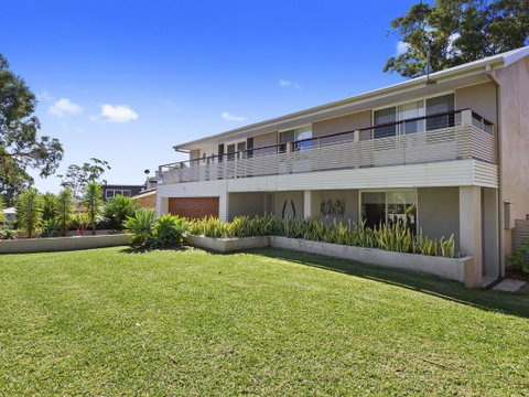 HILLTOP HAVEN In MOLLYMOOK - Accommodation Ballina 5