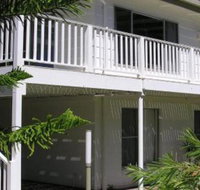 Wonky Pine Beach House NARRWALLEE 4 bedroom - Accommodation Ballina