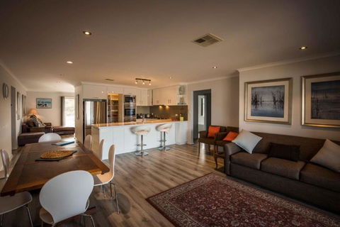 64 Marina Way Mannum - Accommodation Ballina 2