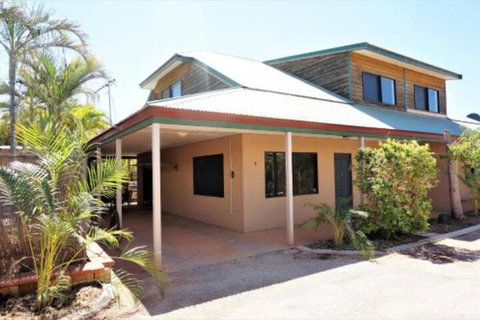Ningaloo Breeze Villa 8 3 Bedroom Fully Self Contained Holiday Accommodation - Accommodation Ballina 0