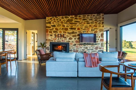 Hutton Vale Farm JHA Stone Cellar - Accommodation Ballina 4