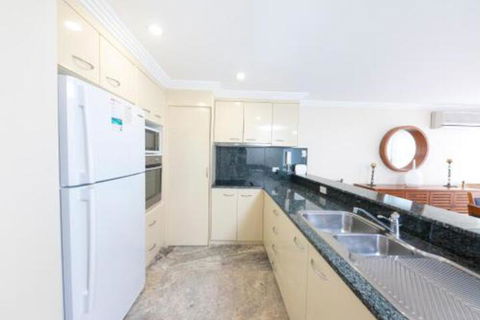 Whitesands Penthouse 1 - Accommodation Ballina 4
