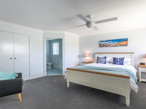 Azure Waters Perfectly Positioned With Ocean Views - Accommodation Ballina 6