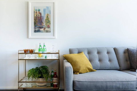 Oliver Stylish City Views Near Graffiti Laneways - Accommodation Ballina 1