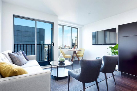 Oliver Stylish City Views Near Graffiti Laneways - Accommodation Ballina 6