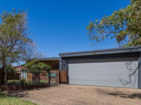 235 Mitchell Parade Mollymook - Accommodation Ballina 2