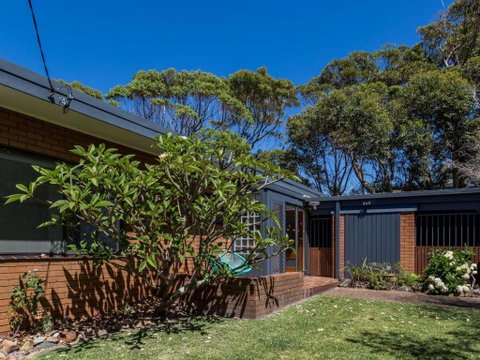 235 Mitchell Parade Mollymook - Accommodation Ballina 1