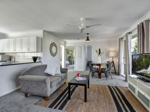 Mollymook Coastal Villa - Accommodation Ballina 2