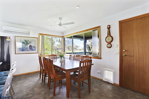 Yarragon 4 Bedroom House In Gippsland - Accommodation Ballina 6