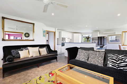 Yarragon 4 Bedroom House In Gippsland - Accommodation Ballina 3