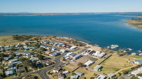 Captains Hideaway Jetty Berth & Pet Friendly - Accommodation Ballina 1