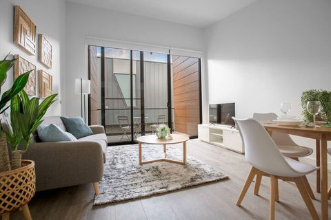 Elegant Stylish Living@mooneeponds Wifi/parking - Accommodation Ballina 2