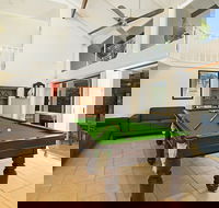 Tropical 5 Bedroom Family Getaway in Noosa Heads - Accommodation Ballina