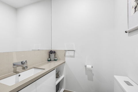 BOUTIQUE STAYS - Edinburgh Place - Accommodation Ballina 0