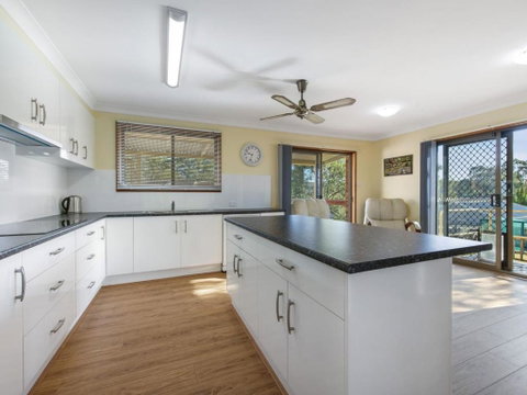 Buckland St. 29 Mollymook - Accommodation Ballina 1