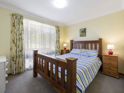 Buckland St. 29 Mollymook - Accommodation Ballina 2