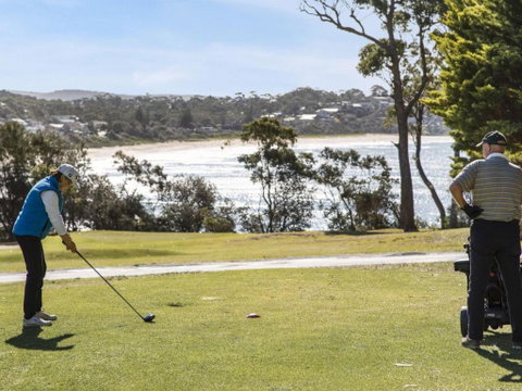 Buckland St. 29 Mollymook - Accommodation Ballina 3