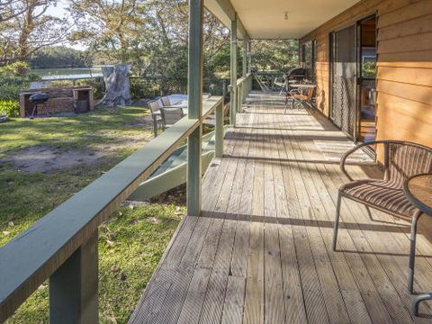 Centre Street 10 Lake Tabourie - Accommodation Ballina 3
