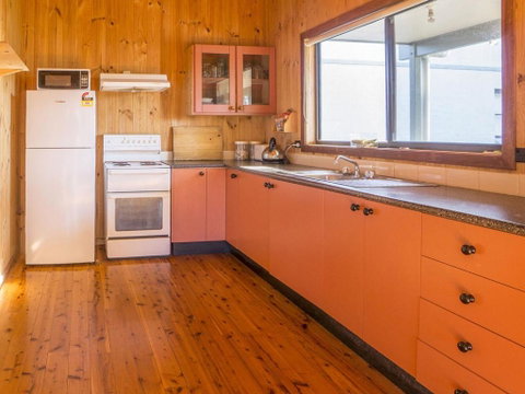 Centre Street 10 Lake Tabourie - Accommodation Ballina 4