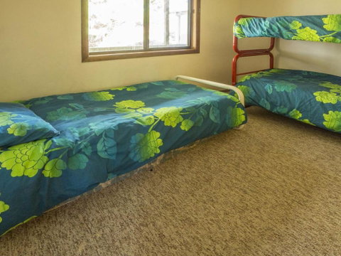 Centre Street 10 Lake Tabourie - Accommodation Ballina 6